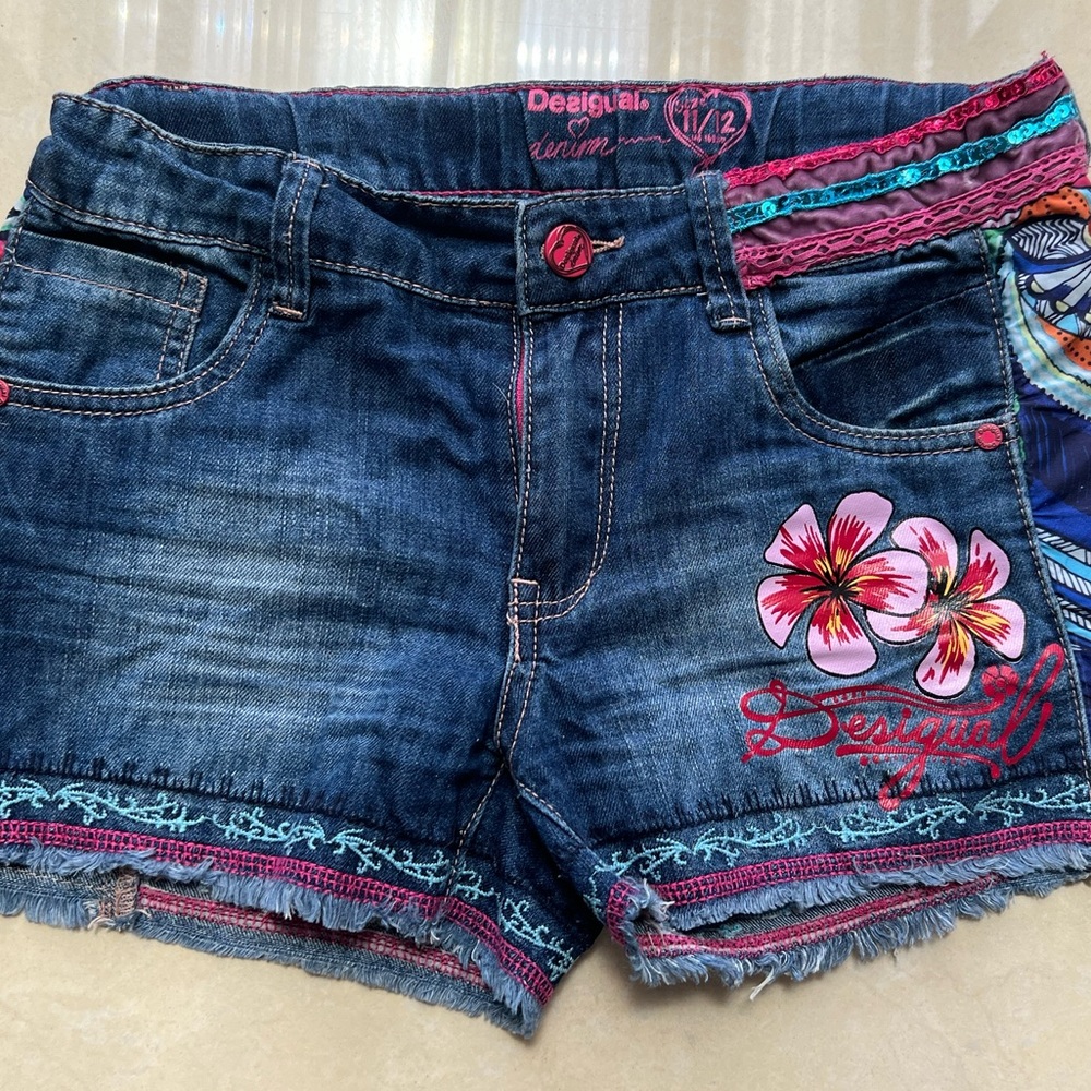 Desigual Shorts